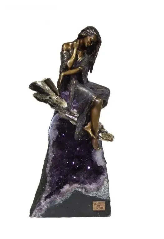 Muse on Amethyst